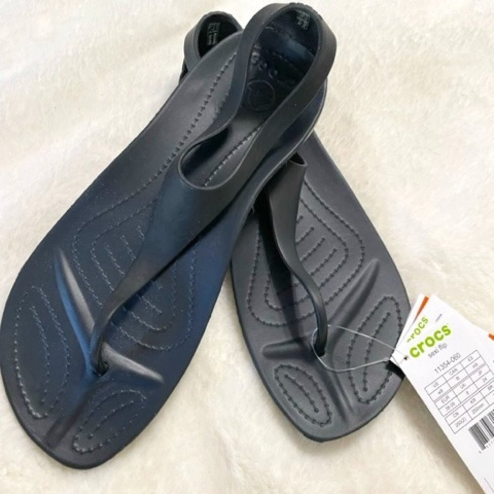NWT Crocs sexi-flip sandals size 8